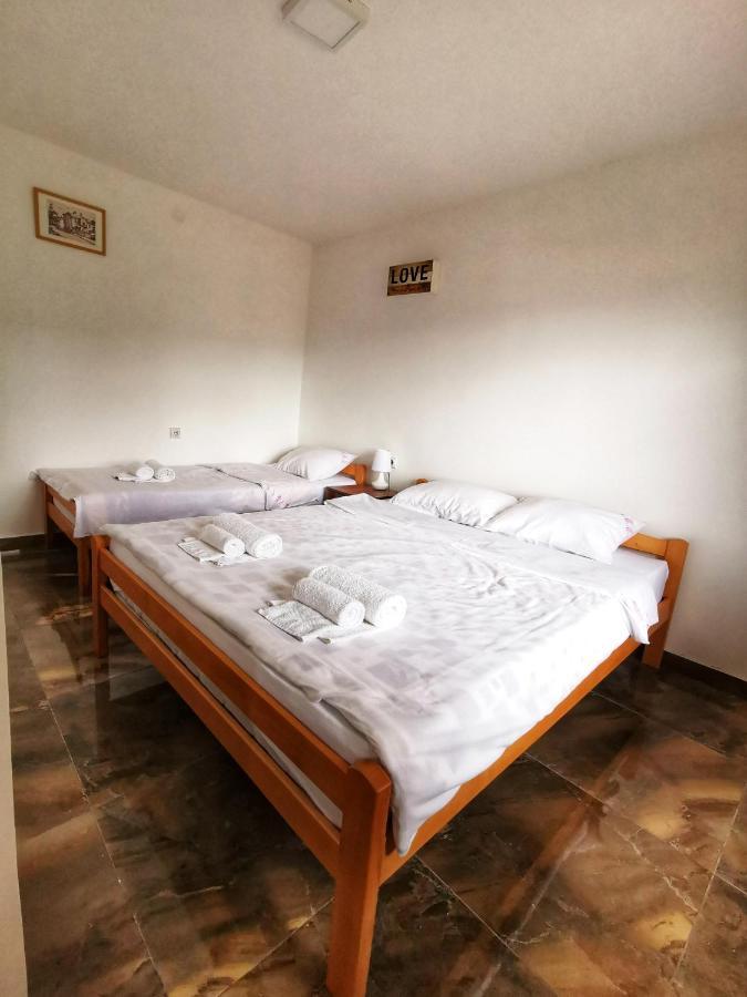 Villa Balconlux - Zavojsko Jezero, Pirot Luaran gambar